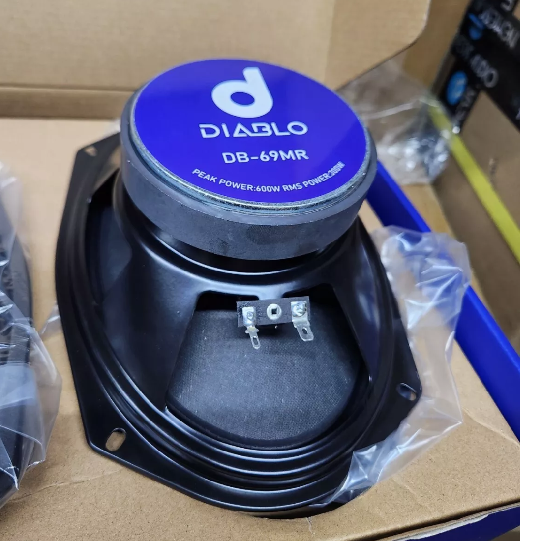 Diablo DB-69MR 6" x 9" 600W Peak 4-Ohm 1" Voice Coil Car Audio Midrange Speaker